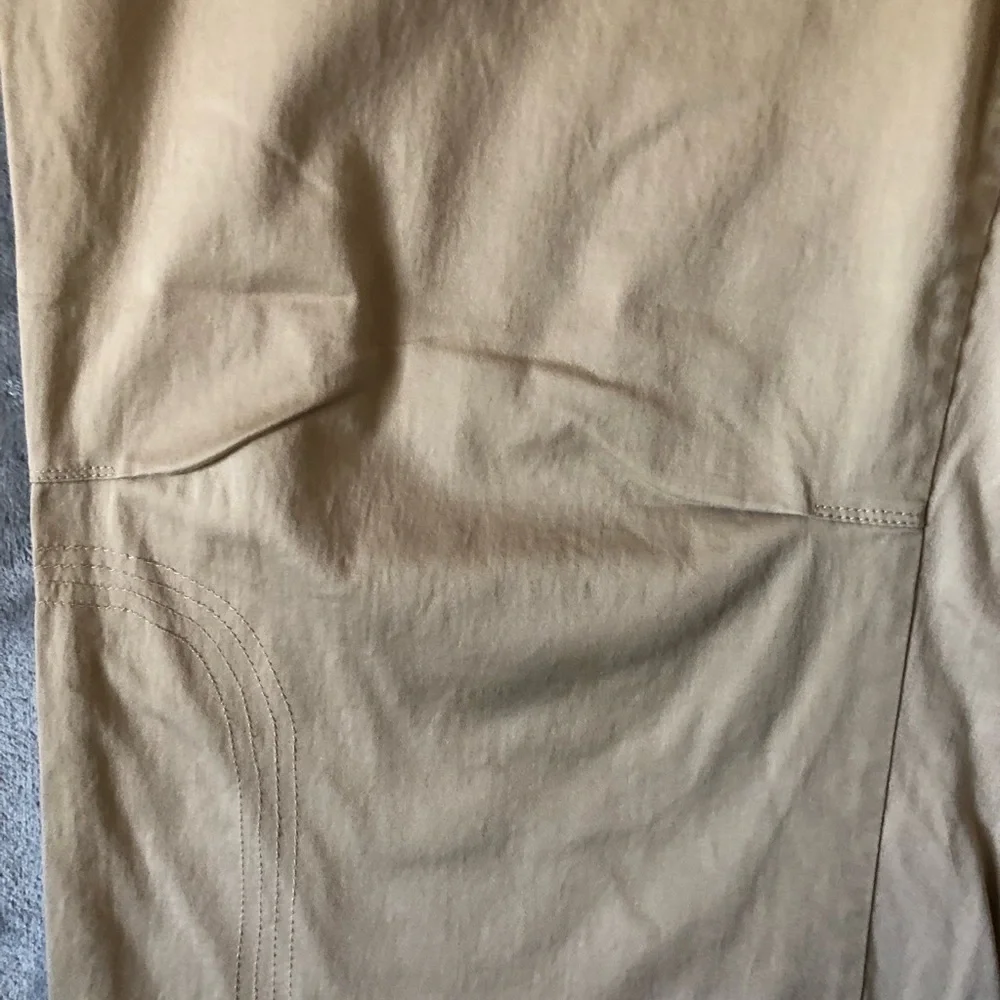 Avenue Beige Stretch Capri Pants Size 26 Plus Workwear